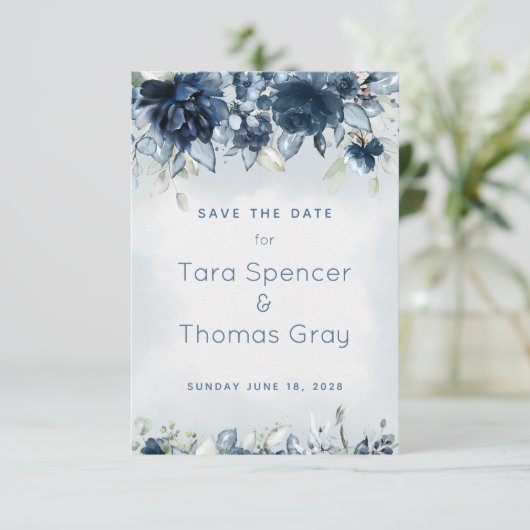 Save The Date Mariage en cascade Dusty Blue Peony (Debout devant)