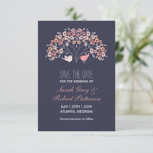 Save The Date Mariage Fleur Inséparables Bleu Marine Enregistrer (Debout devant)