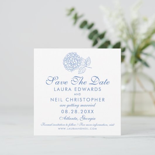Save The Date Mariage Floral Hydrangea Dusty bleu moderne (Debout devant)