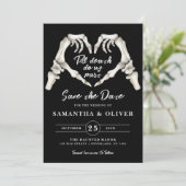 Save The Date Mariage gothique Enregistrer La Date Halloween Crâ (Debout devant)