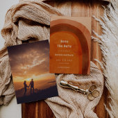 Save The Date Mariage Moderne avec une Arche Rustique Orange Brû