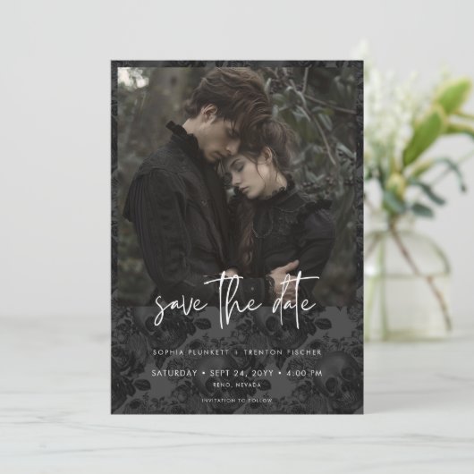Save The Date Mariage photo Dark Moody Black Skull Damask (Debout devant)