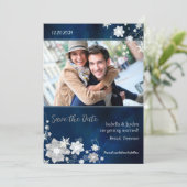 Save The Date Mariage photo de mariage d'hiver bleu marine Save  (Debout devant)