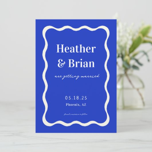 Save The Date Mariage photo Retro Blue Wavy Squiggle (Debout devant)