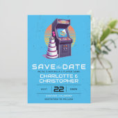 Save The Date Mariage Retro Arcade (Debout devant)