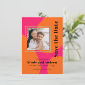 Save The Date Mariage rose et orange moderne Enregistrer la date (Debout devant)