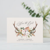 Save The Date Mariage rustique avec feuillage, fleurs et cerf (Debout devant)