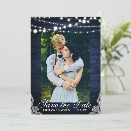 Save The Date Mariage rustique Bleu Lumières dentelle Enregistre (Debout devant)