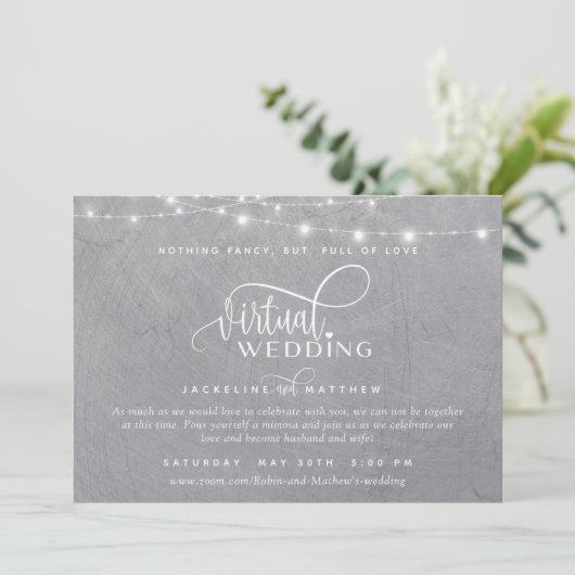 Save The Date Mariage virtuel en ligne gris argent, lumières à c (Debout devant)