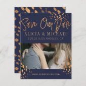 Save The Date Marine Blue PHOTO Faux Rose Gold Foil Typographie (Devant / Derrière)