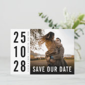 Save The Date Mini moderne Grand Gras Monogramme Photo QR Code (Debout devant)