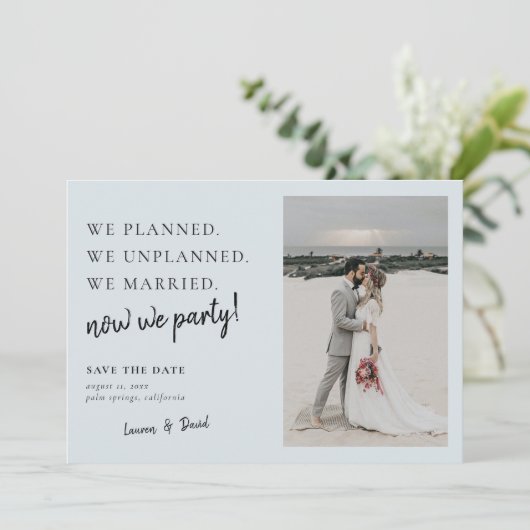 Save The Date Mise à jour du Mariage Grey Blue Post Enregistrer  (Debout devant)