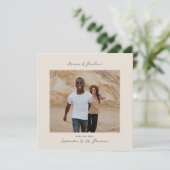 Save The Date Modern Handwritten Square Photo Wedding  (Debout devant)