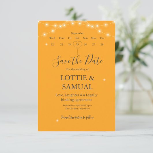 Save The Date Modern Marigold fairy lights (Debout devant)