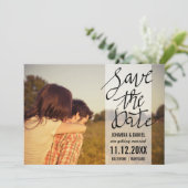 Save The Date Moderne Enregistrer la date Typographie Couple Pho (Debout devant)
