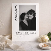 Save The Date Moderne Photo Éditorial De Date Verticale De Maria