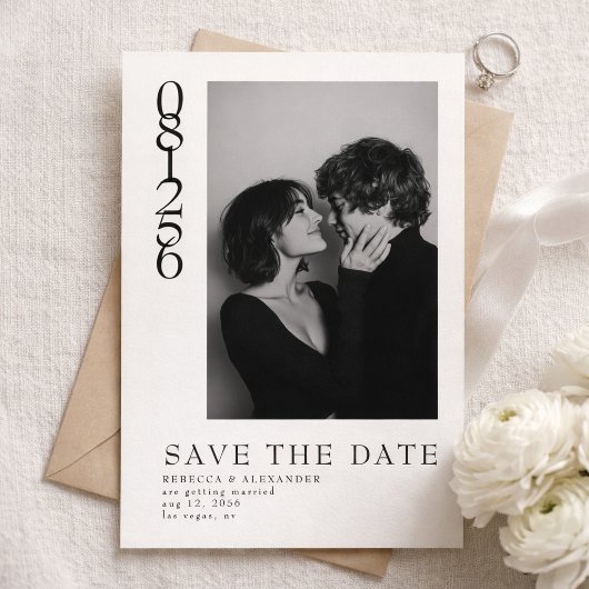 Save The Date Moderne Photo Éditorial De Date Verticale De Maria