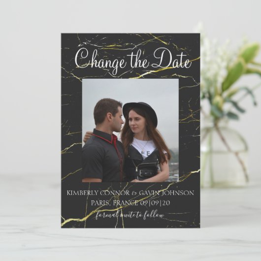 Save The Date Modifier la date Marbre noir et or (Debout devant)