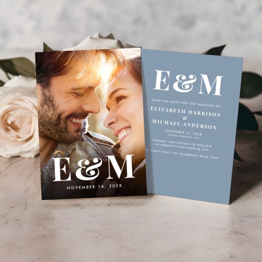 Save The Date Monogramme moderne Gras Initiales Photo Dusty Blue