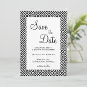 Save The Date Motif de clé grecque diagonale noire et blanche (Debout devant)