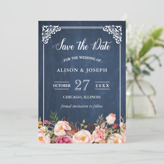 Save The Date Navy Blue Chalkboard rose floral Enregistrer la da (Debout devant)