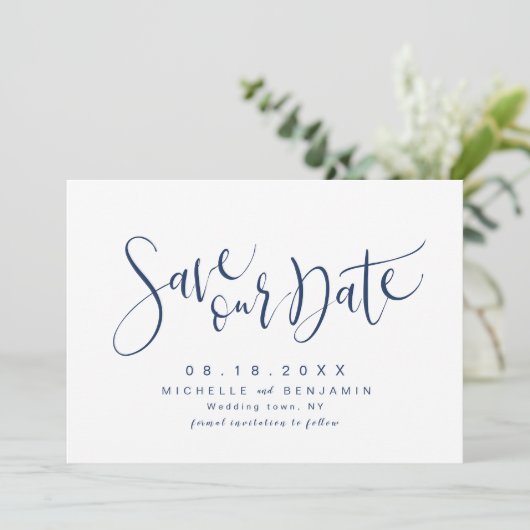Save The Date Navy Blue Modern Simple Script Enregistrer La Date (Debout devant)