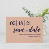 Save The Date navy et rose vif script moderne enregistrer la dat (Debout devant)