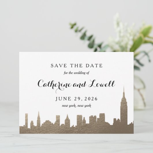 Save The Date New York Skyline Faux Gold Enregistrer la date (Debout devant)