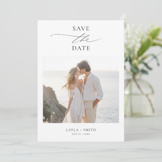 Save The Date Noir & Blanc Élégant Script 2 Photo Plage Mariage (Debout devant)