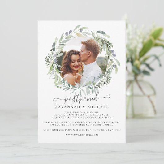 Save The Date Olive Wreath Photo reportée mariage (Debout devant)