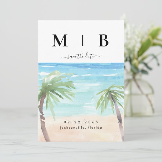 Save The Date Palmiers tropicaux & Plage Couple Initiales Mariag (Debout devant)