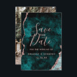 Save The Date Peacock Green Rose Gold Agate Marbre Photo sur le<br><div class="desc">Peacock Green Turquoise & Rose Gold Foil Aquarelle Marbre Agate Géode Doré Design,  avec polices Moderne et Script. Mariage tendance et chic Sauvez les Cartes photos de date! ~ Regardez ma boutique pour voir l'ensemble de la suite mariage pour ce design!</div>