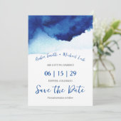 Save The Date Photo à l'aquarelle bleu indigo de script moderne (Debout devant)