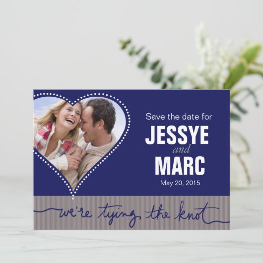 Save The Date Photo Coeur pointillé Enregistrer la date marine g (Debout devant)