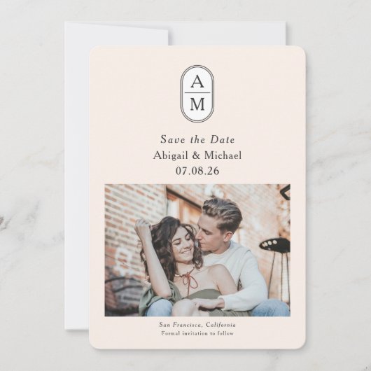 Save The Date Photo de couple en arc moderne avec initiales (Devant)