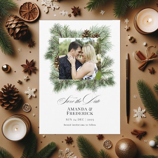 Save The Date Photo de mariage de Noël aux pins élégants d'hiver