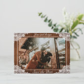 Save The Date Photo de Rustic Wood & White Lace Wedding (Debout devant)