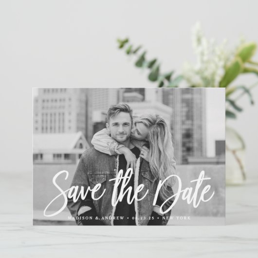 Save The Date Photo de script blanc élégant Enregistrer la date (Debout devant)
