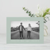 Save The Date Photo décontracté Pastel Sage Frame (Debout devant)
