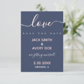 Save The Date Photo Elegant & Modern Love Script Navy & Blush (Debout devant)