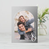 Save The Date Photo Grey Code QR Mariage (Debout devant)