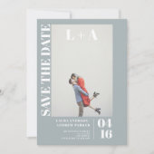Save The Date Photo initiale bleu poussiéreux moderne enregistre (Devant)