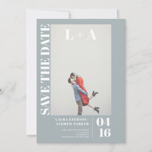 Save The Date Photo initiale bleu poussiéreux moderne enregistre (Devant)