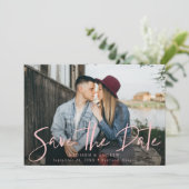 Save The Date Photo manuscrite tendance Pink Script (Debout devant)