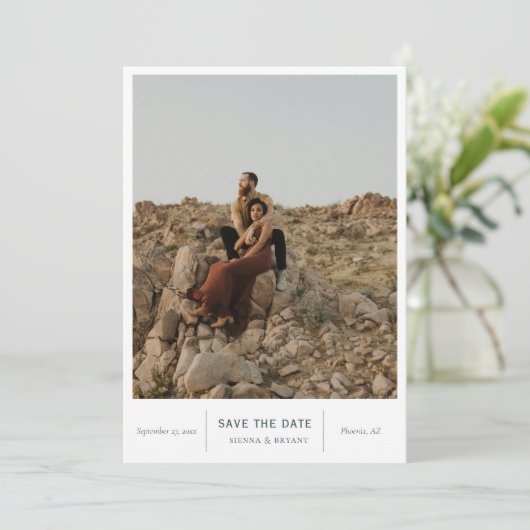 Save The Date Photo moderne chic (Debout devant)