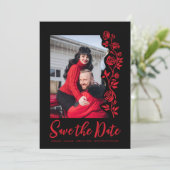 Save The Date Photo Red Black Main tiré Rose QR Code Site Web (Debout devant)