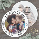 Save The Date Photo ronde unique Mariage noir et blanc moderne<br><div class="desc">Annoncez les nouvelles joyeuses de votre fiançailles et de votre prochain mariage avec une photo personnalisée ronde unique enregistrer les dates. Les 2 photos et toutes les formulations de ce modèle d'invitation sont simples à personnaliser. (CONSEIL EN MATIÈRE DE PLACEMENT D'IMAGE : Une façon simple de centrer une photo exactement...</div>