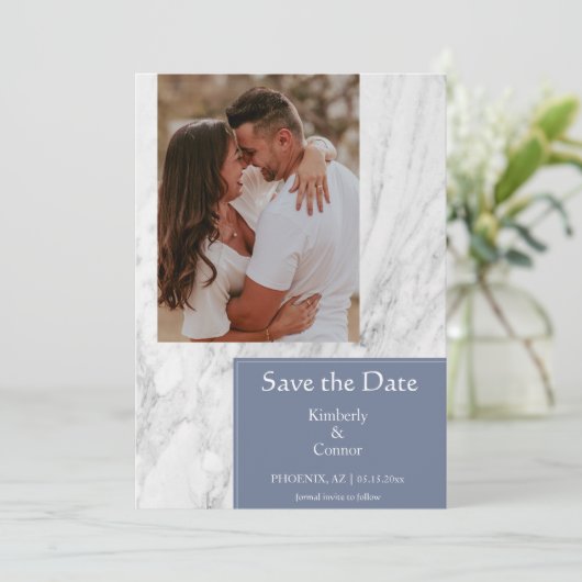 Save The Date Photo simple marbré bleu poussiéreux (Debout devant)