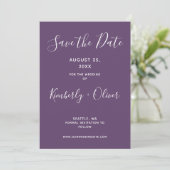 Save The Date Purple Simple Calligraphie Enregistrer la date (Debout devant)