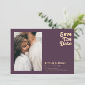 Save The Date Rétro moderne | Photos violettes foncées horizonta (Debout devant)